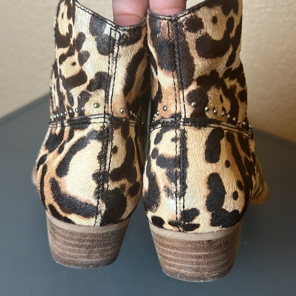 Gianni Bini Brycin Leopard Calf Hair Studded Western Booties 6.5M - Picture 5 of 11